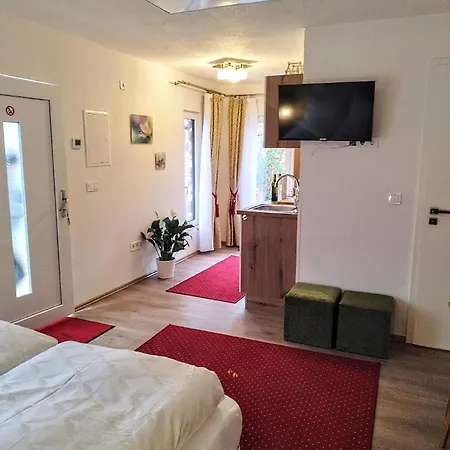 Tinyhouse Am Neusiedlersee Fertorakos